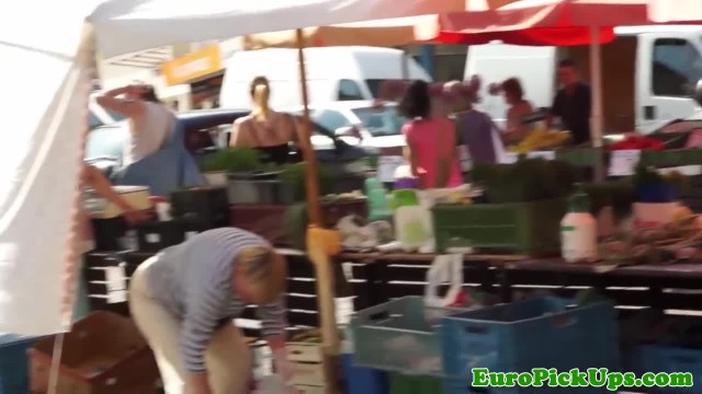 Милая блондинка отсосала большой член пикапера - #3