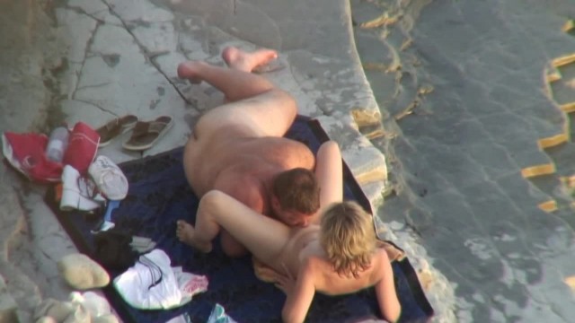 Мужик вылизал киску на пляже - #4