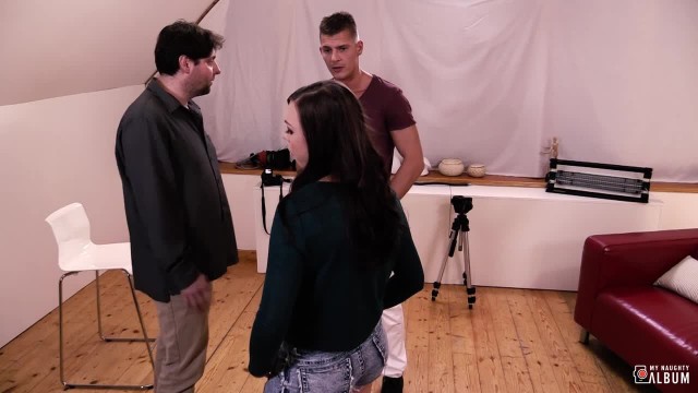 Стройная фотомодель трахнулась с директором - #1