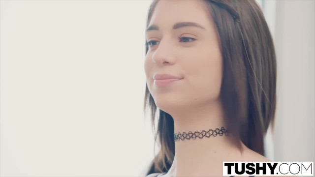 Две подруги трахаются со спонсором - #1