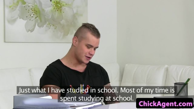 Начальница взяла на работу парня с большим членом - #1